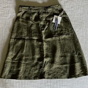 Artisan NY linen skirt. Size 8 - Color: Safari Green.